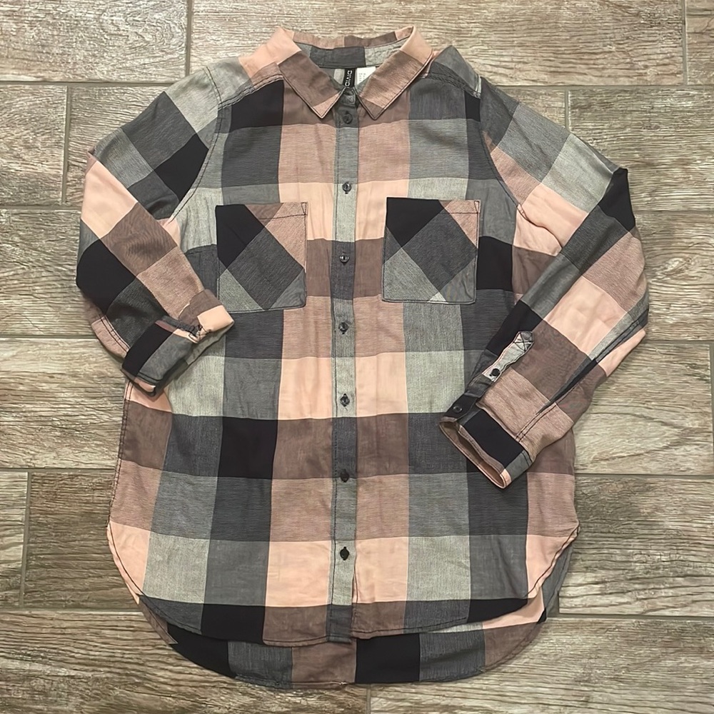 H&M Divided Pink & Blue Plaid Button Down Shirt